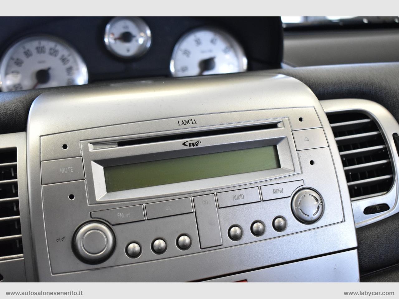 LANCIA Ypsilon 1.2 69 CV Unyca