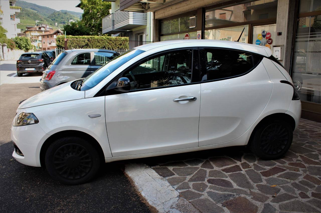 Lancia Ypsilon 1.0 FireFly 5 porte S&S Hybrid UnYca 22000 km