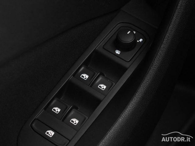 SKODA Kamiq 1.0 G-Tec Clever Led adattivi, Winter, Retrocamera
