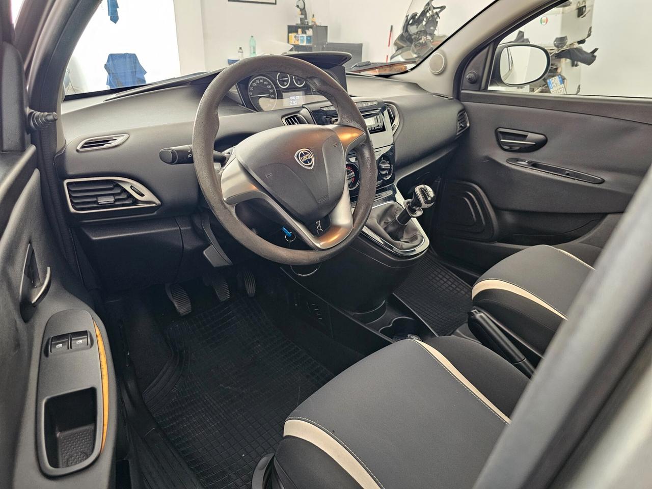 Lancia Ypsilon 1.2 69 CV 5 porte GPL Ecochic Elefantino