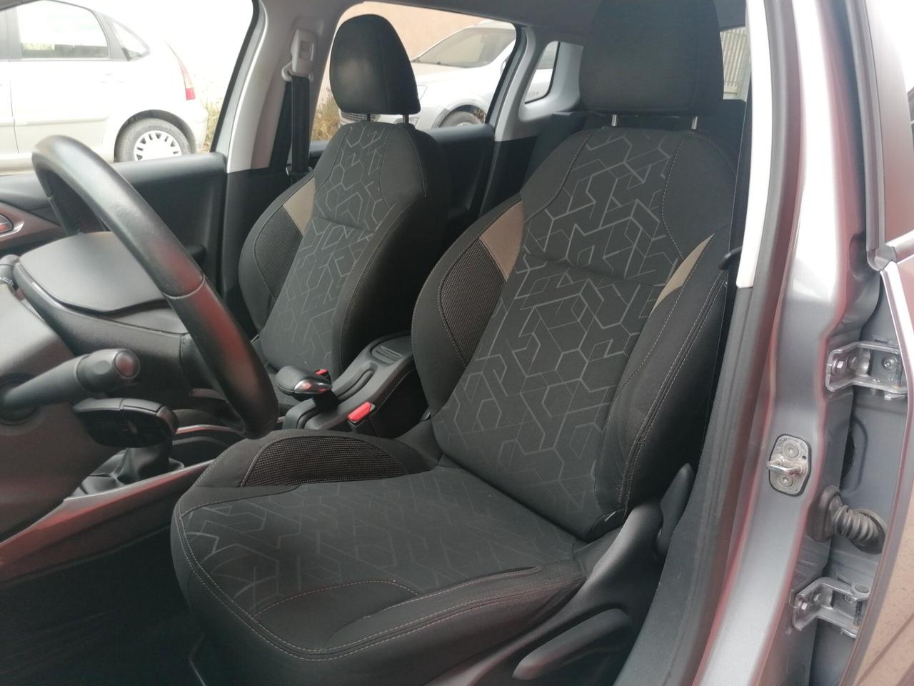 Peugeot 2008 BlueHDi 100 Allure