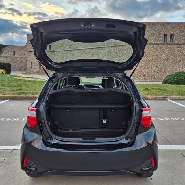 TOYOTA Yaris 1.5 Hybrid 5 porte Business