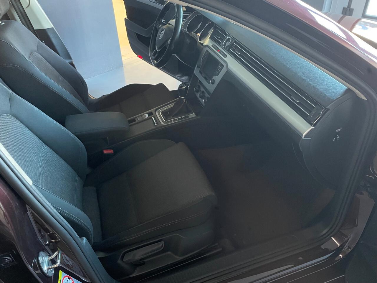 Volkswagen Passat Variant 1.6 TDI 120CV Business