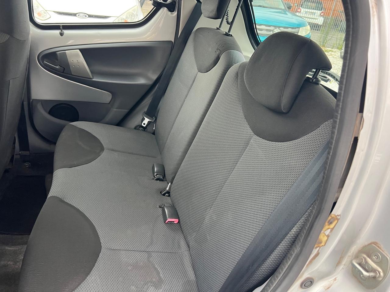 Toyota Aygo 1.0 12V VVT-i 5 porte Sol