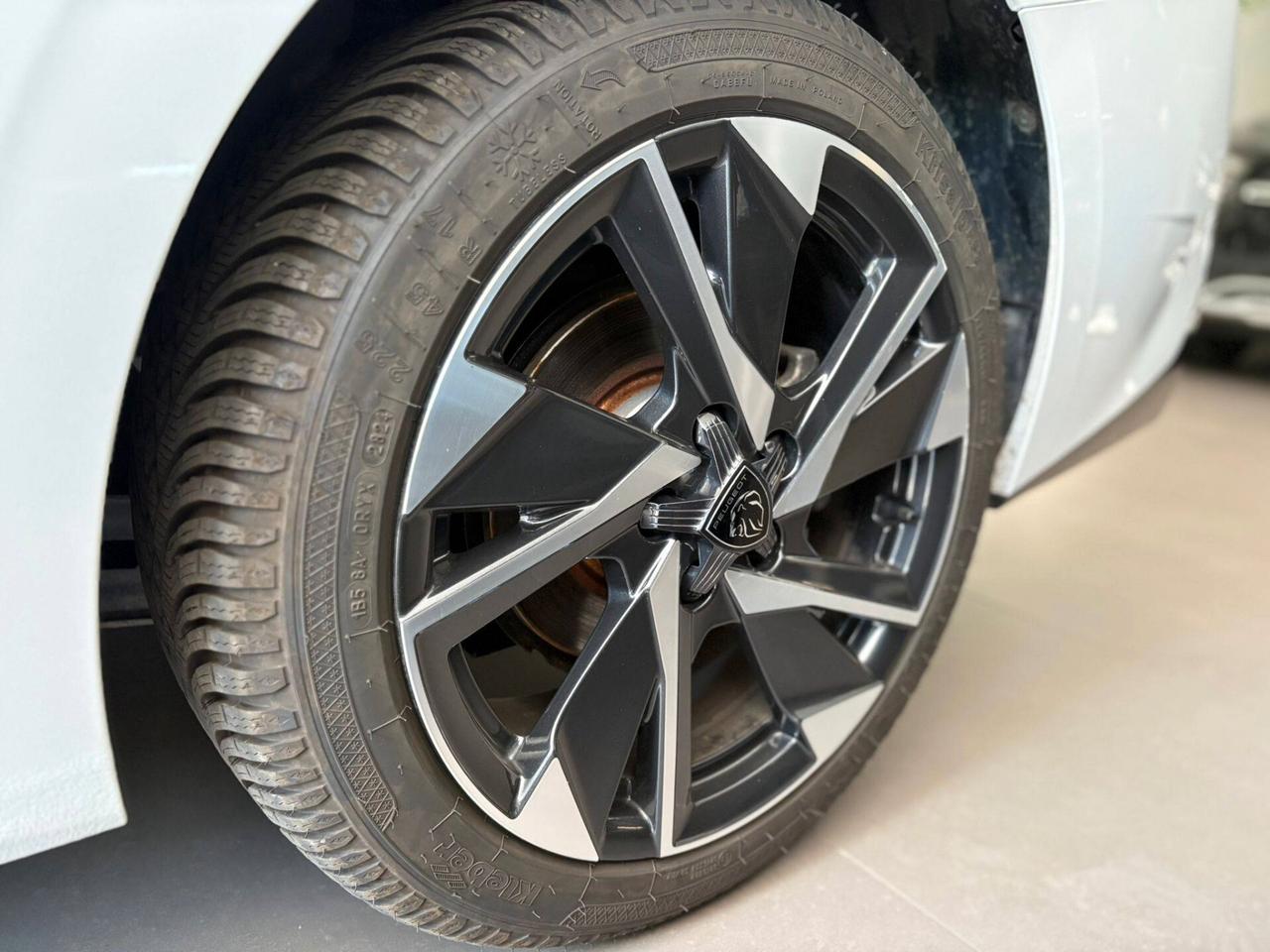 Peugeot 308 1.5 EAT8 Allure 130cv - 2024