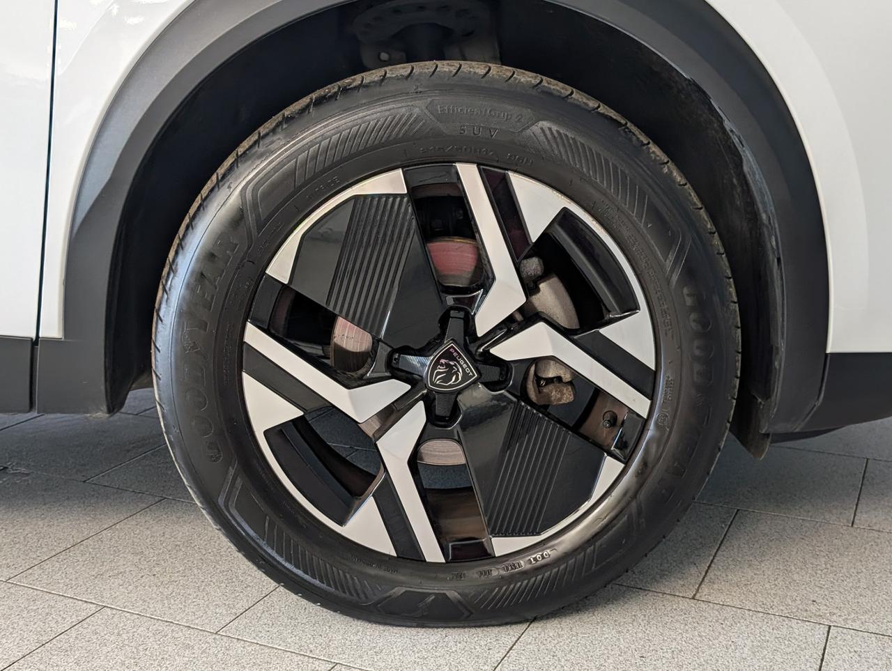 Peugeot 2008 1.2 puretech 100cv Allure