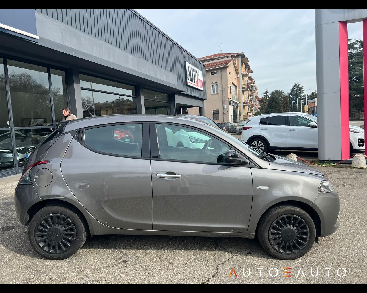 LANCIA YPSILON 1.0 FIREFLY HYBRID SILVER S&S 70CV