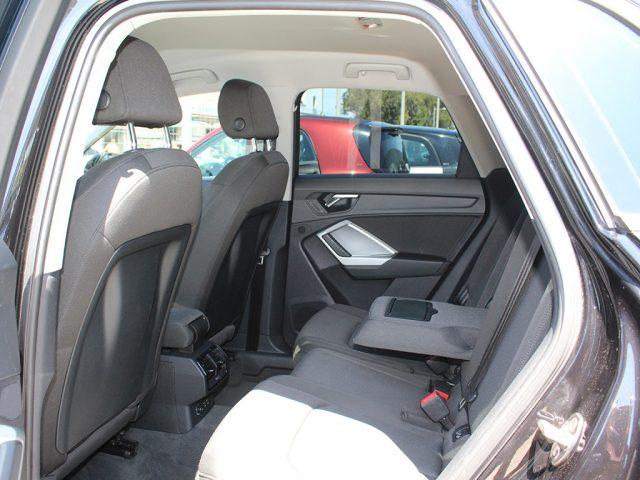 AUDI Q3 35 TFSI Business