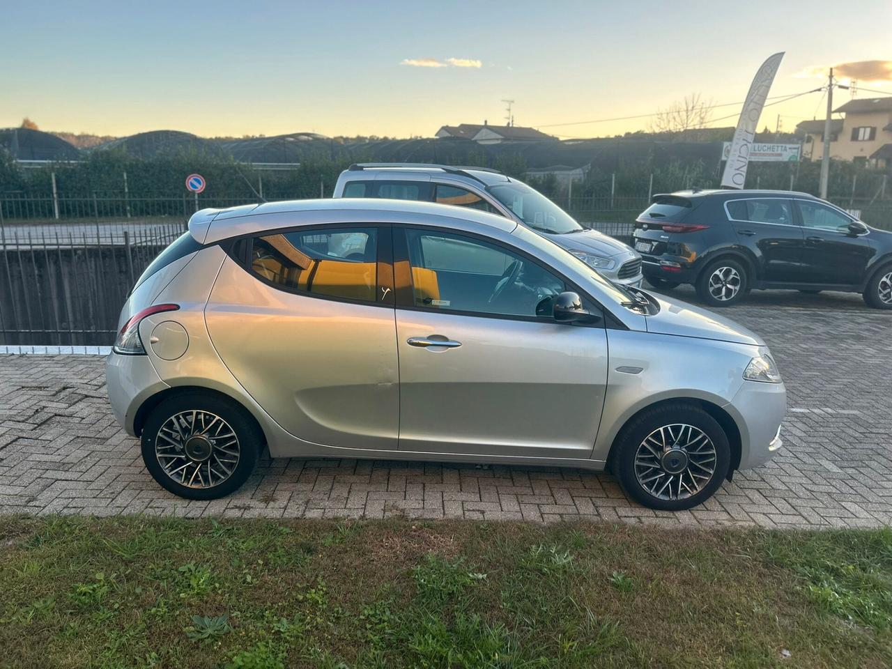 Lancia Ypsilon 1.2 69 CV 5 porte Platinum