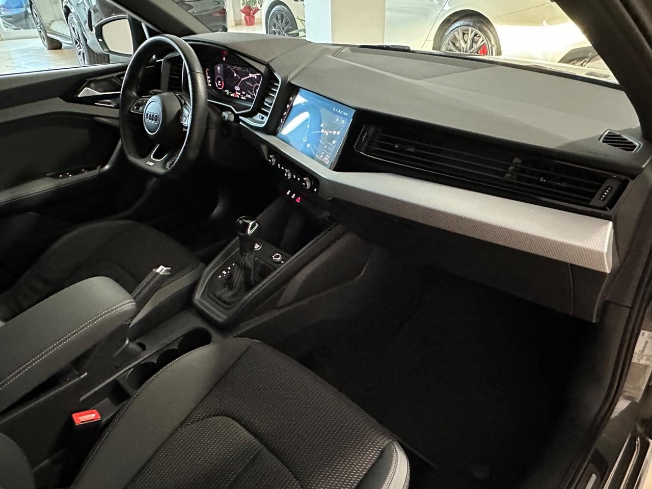 Audi A1 SPB 35 TFSI S tronic Identity Black