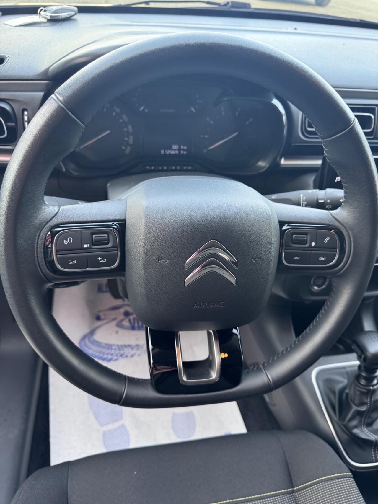 Citroen C3 1.2 Shine 110 cv