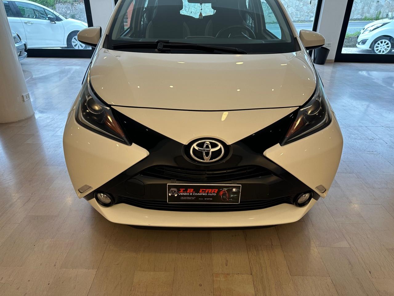 Toyota Aygo 1.0 VVT-i 69 CV 5 porte x-clusiv