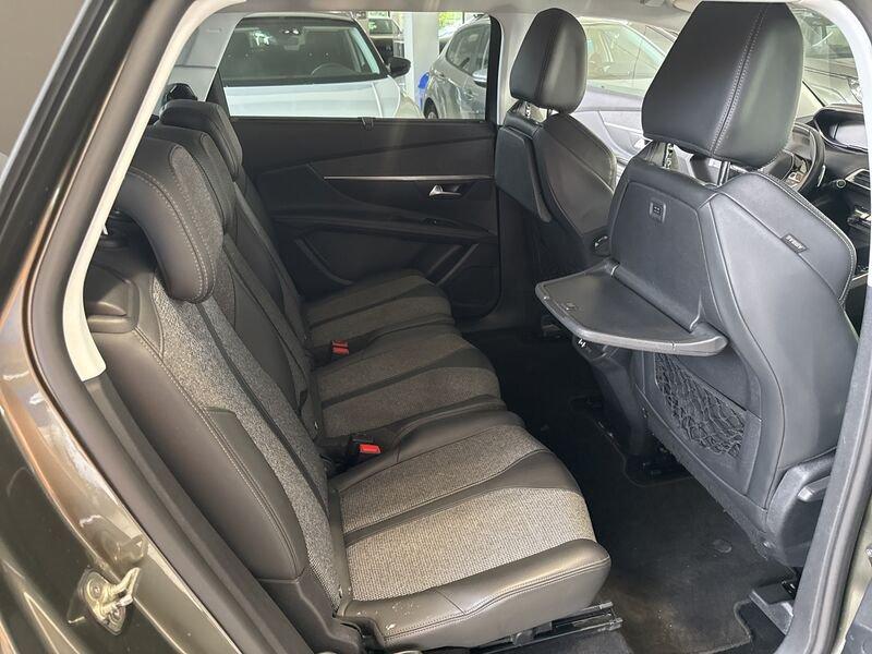 Peugeot 5008 PureTech Turbo 130 EAT8 S&S Allure