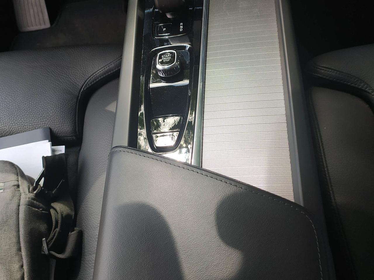 Volvo XC 60 2.0 T6 Recharge PHEV Ultimate Dark