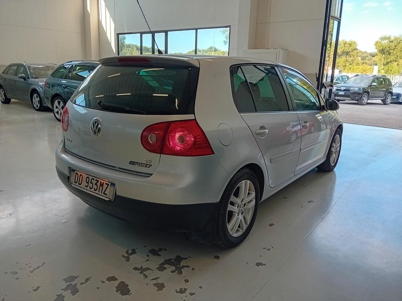 Volkswagen Golf 1.6 5p. Highline