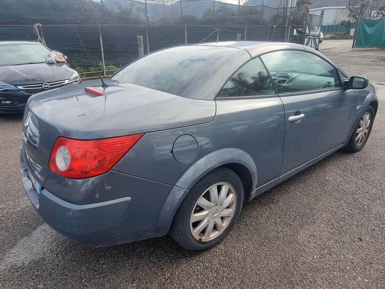 Renault Megane Mégane C-C 1.9 dCi/130CV Luxe