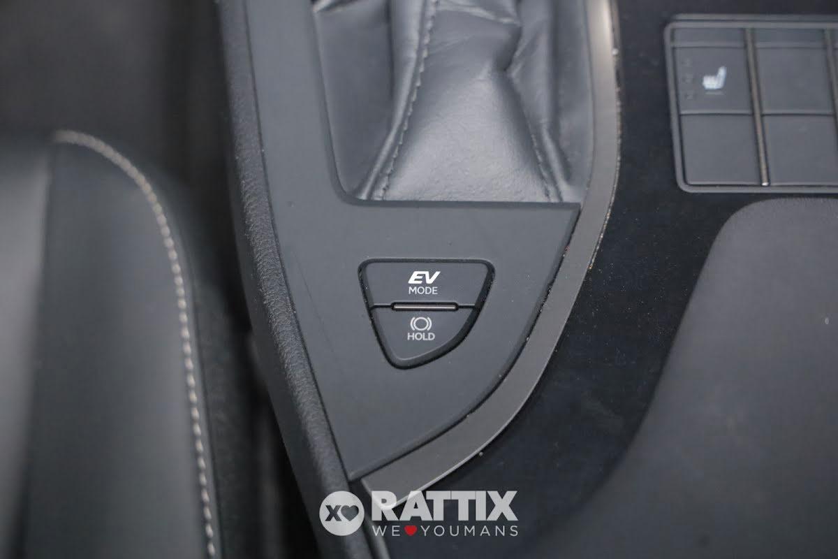 Lexus UX 250h 2.0 HEV Design CVT