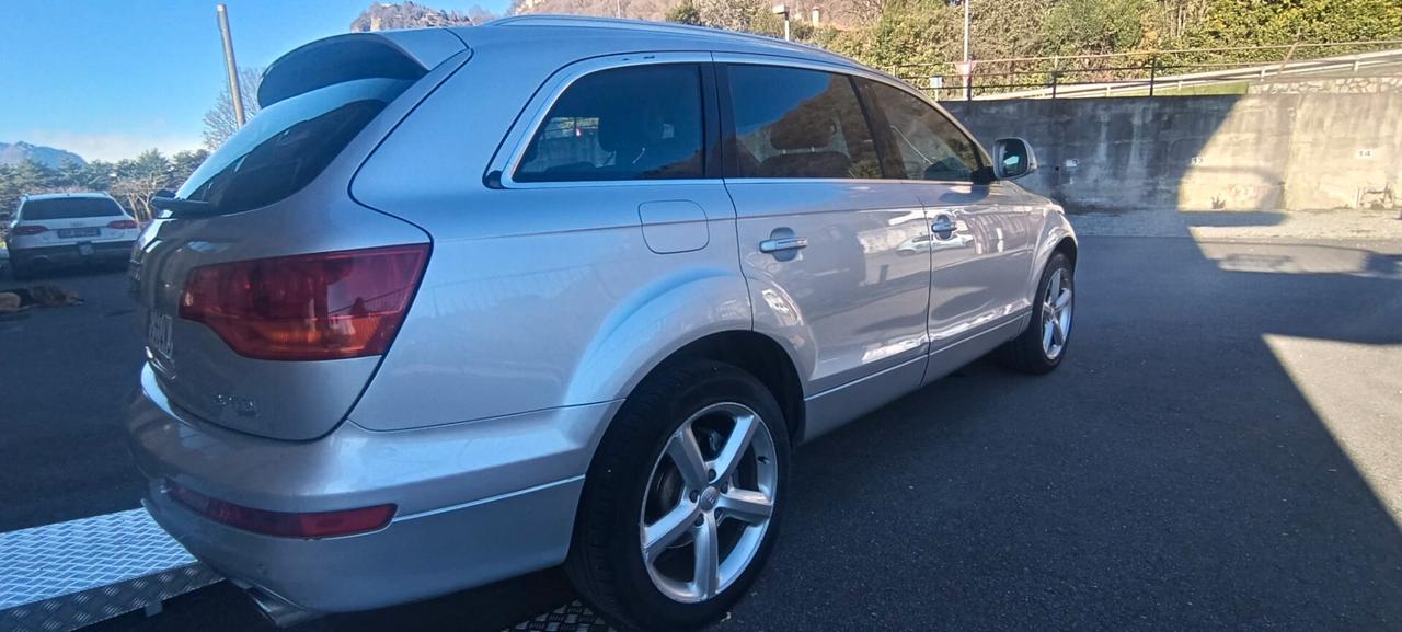 Audi Q7 3.0 V6 TDI 233CV quattro tiptronic S-LINE 7 POSTI