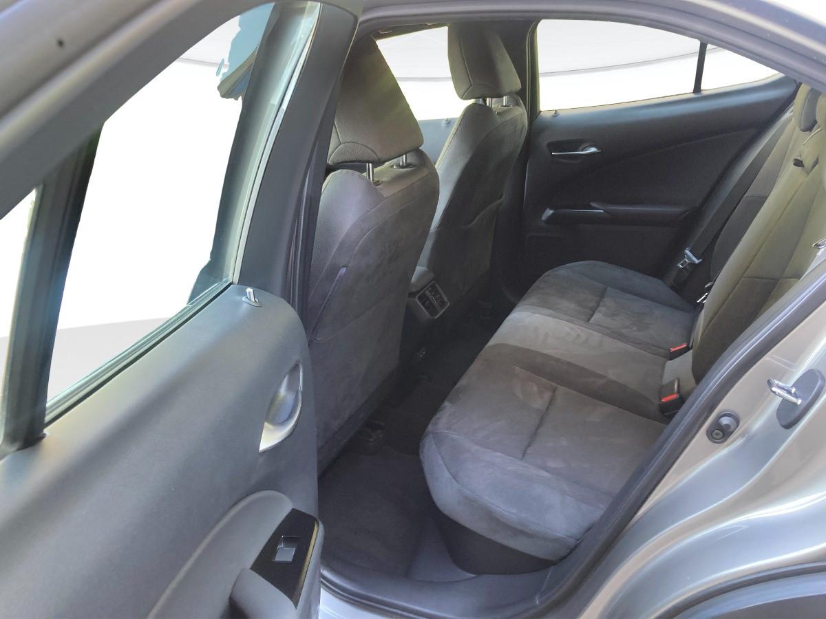LEXUS UX 250h 2.0 Business 2wd cvt