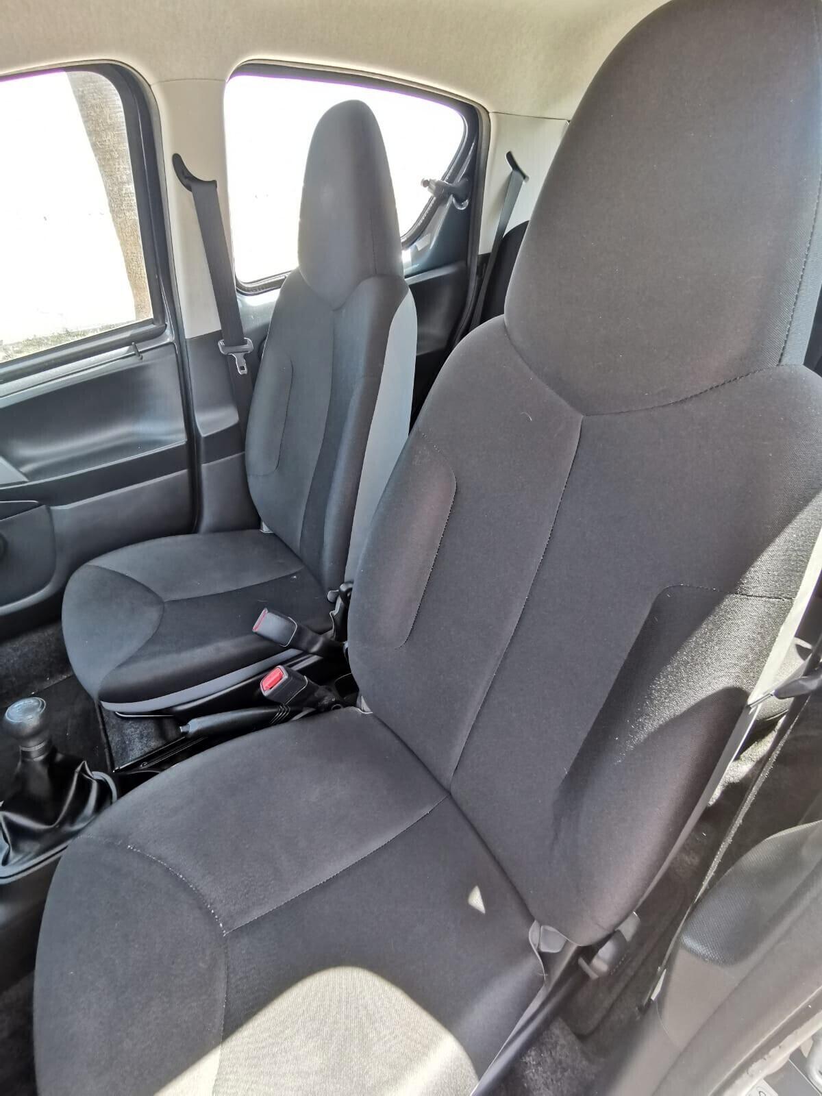 Toyota Aygo 1.0 12V VVT-i 5P. Active 2013