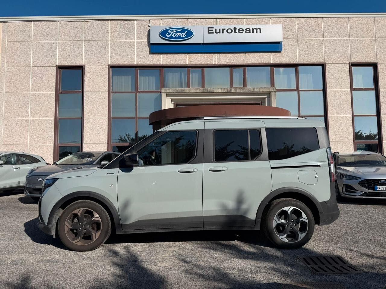 Ford Tourneo Courier 1.0 EcoBoost Active