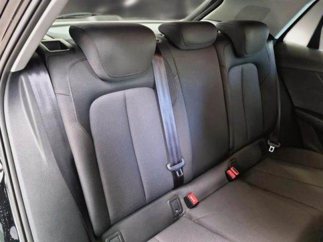 AUDI Q2 30 TDI Business