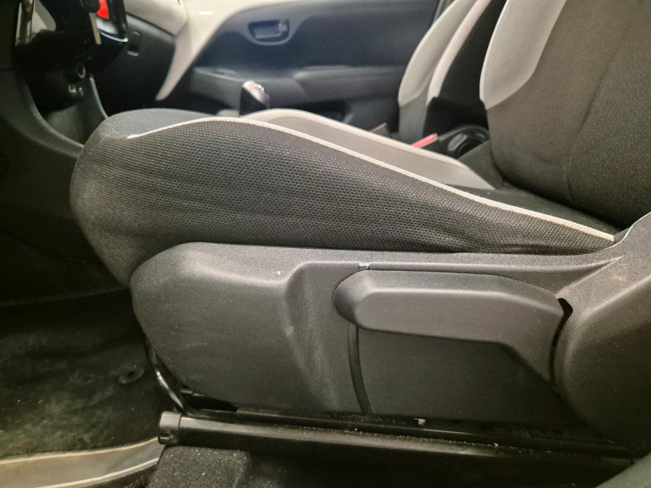 Toyota Aygo 5p 1.0 x-play aut. - NEOPATENTATI - Cam - Navi