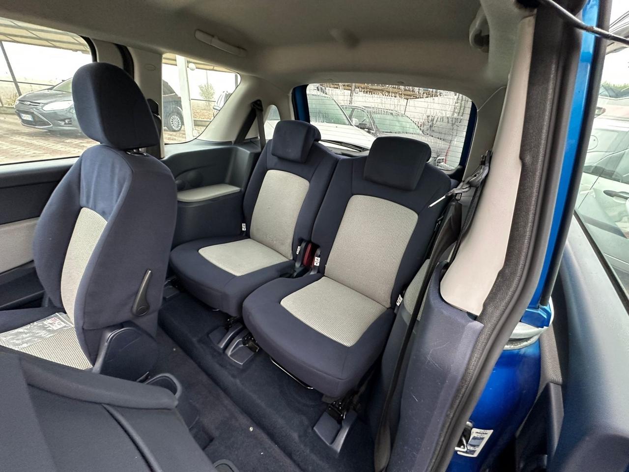 Peugeot 1007 Neopatentati 69€ al mese