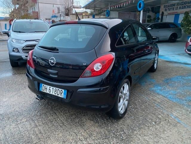 Opel Corsa 1.2 3 porte Club