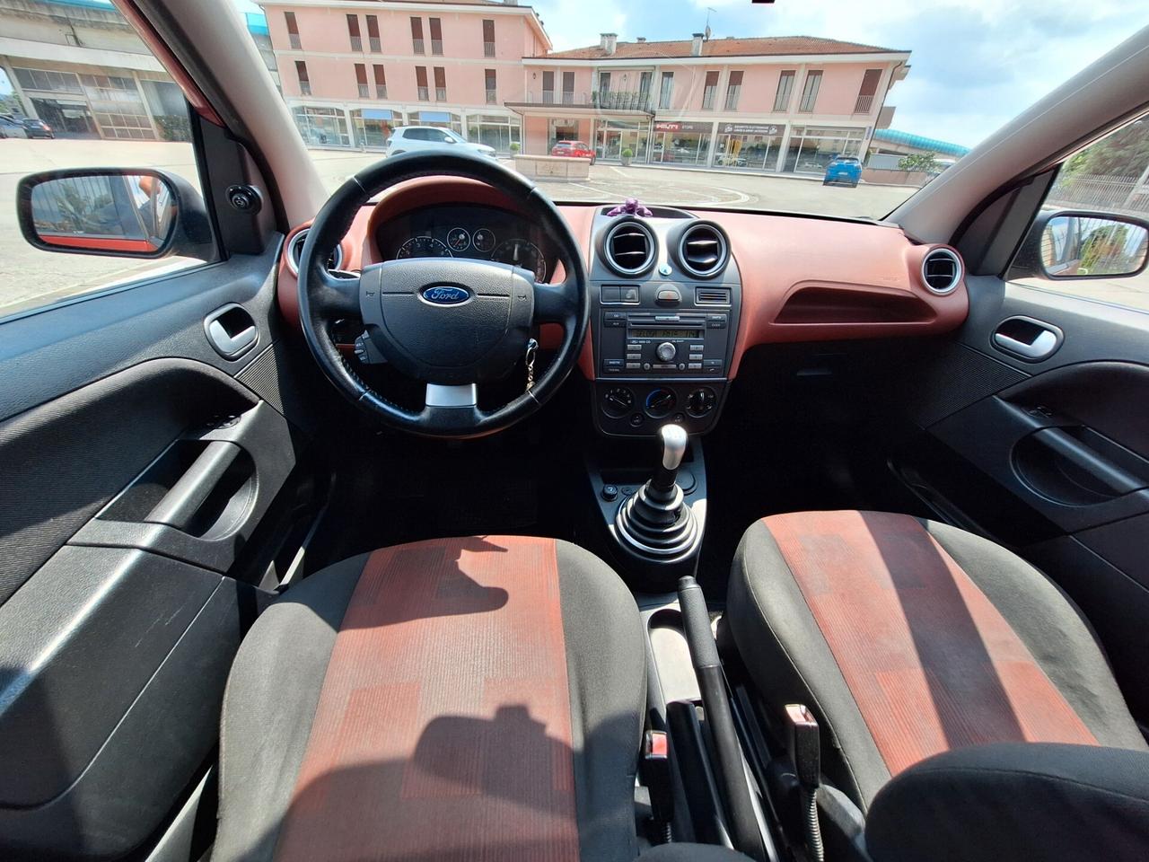 Ford Fiesta 1.2 16V 5p. Ghia