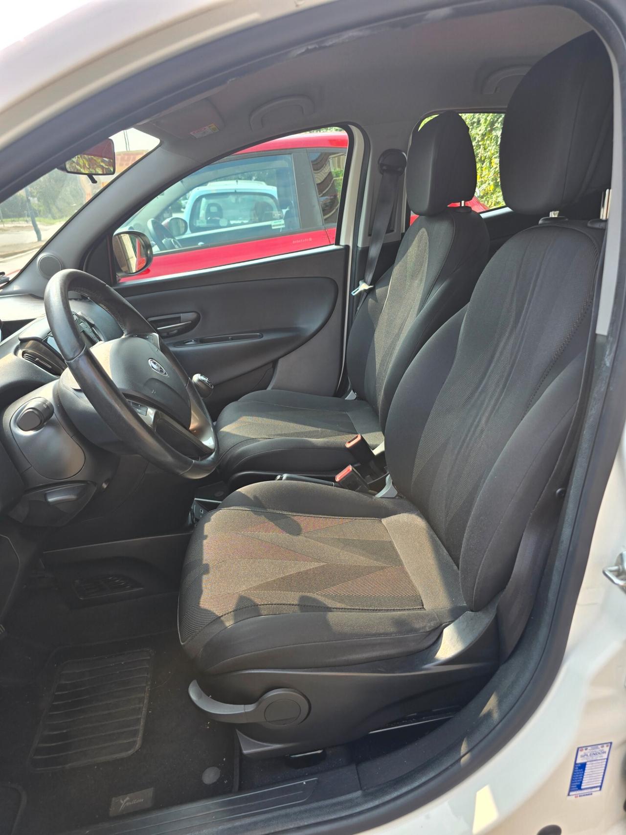 Lancia Ypsilon 1.2 69 CV 5 porte GPL Ecochic Platinum