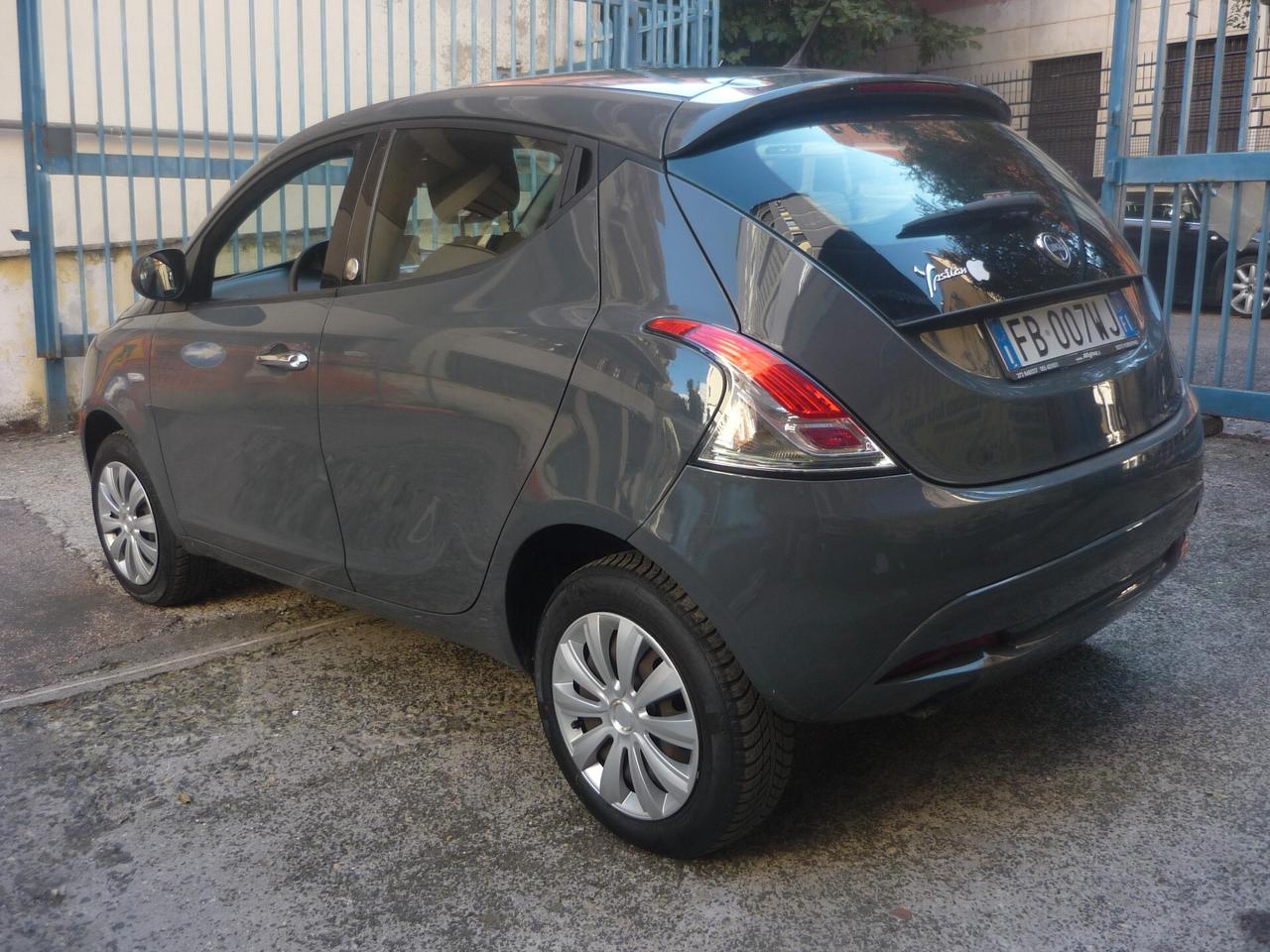 Lancia Ypsilon 0.9 TwinAir 85 CV 5 porte Metano Ecochic Gold