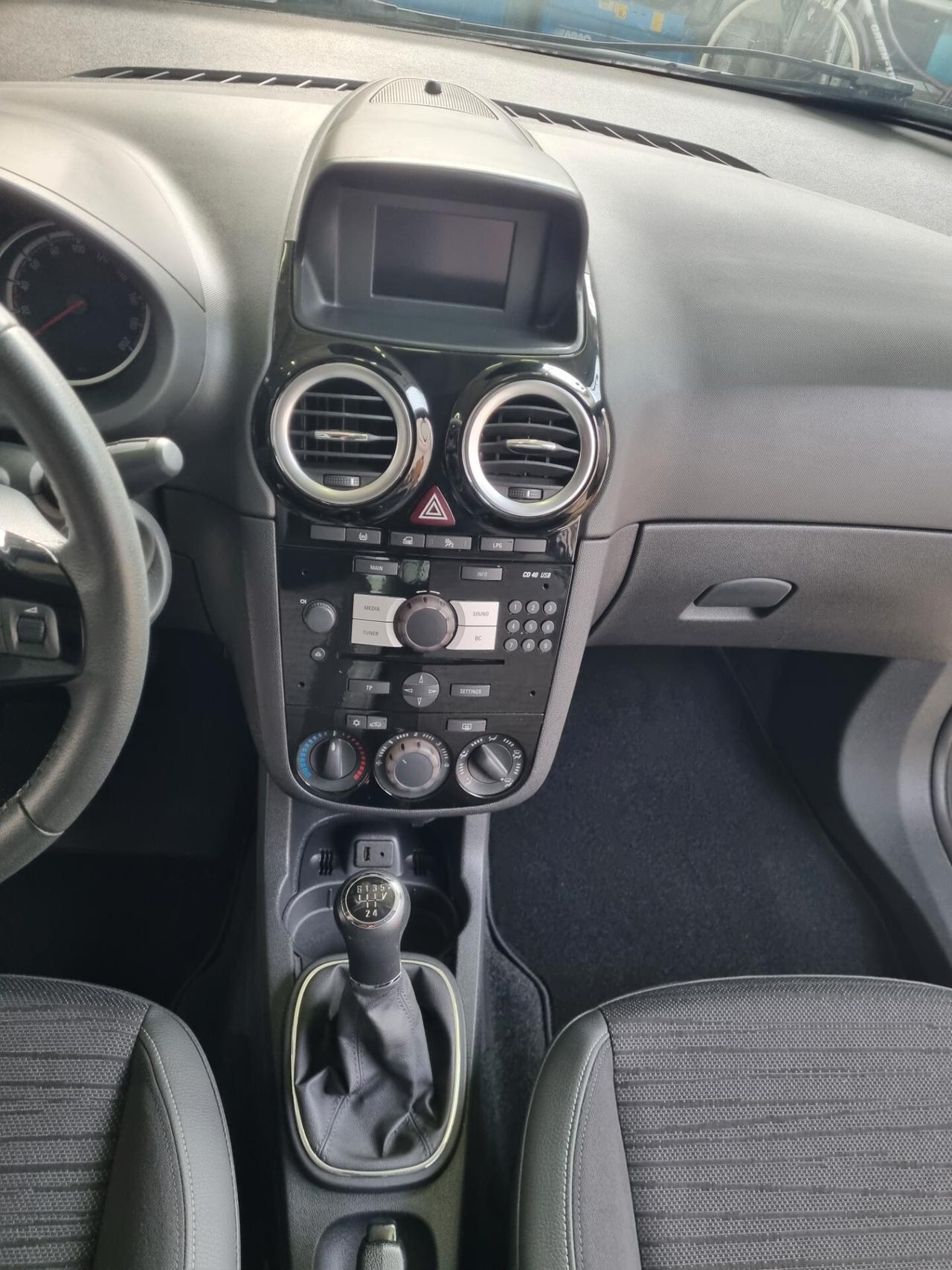 Opel Corsa 1.2 85CV Benzina-GPL Edition, Garanzia. 2015