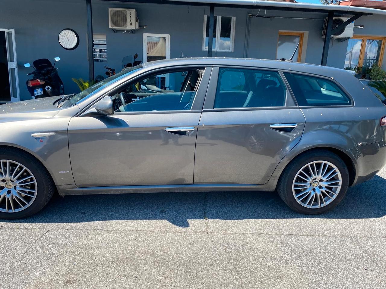 Alfa Romeo 159 1.9 JTDm 16V Sportwagon Progression