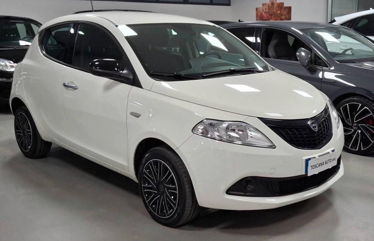 Lancia Ypsilon 1.0 5 porte S&S Hybrid Gold Plus