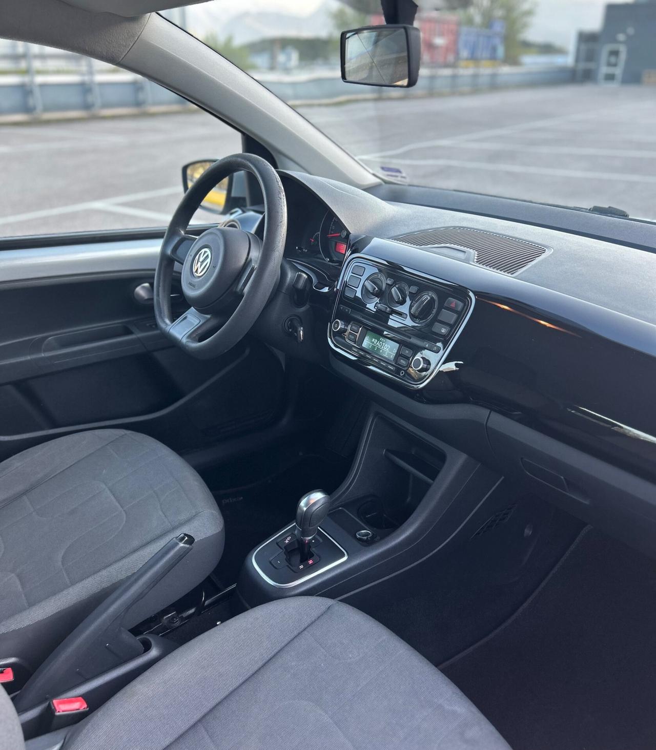 Volkswagen up! Neopatent. CAMBIO AUTOMATICO