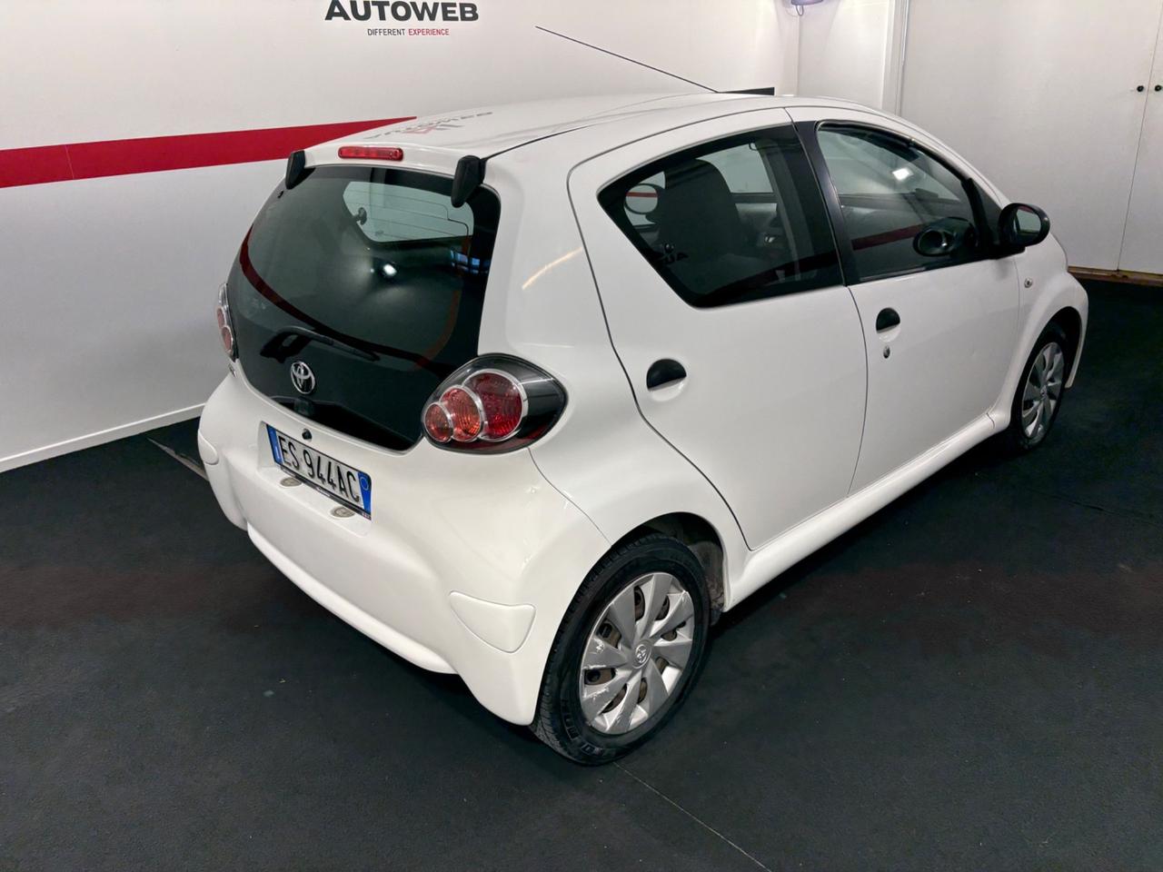 Toyota Aygo 1.0 12V VVT-i 5 porte Lounge Connect