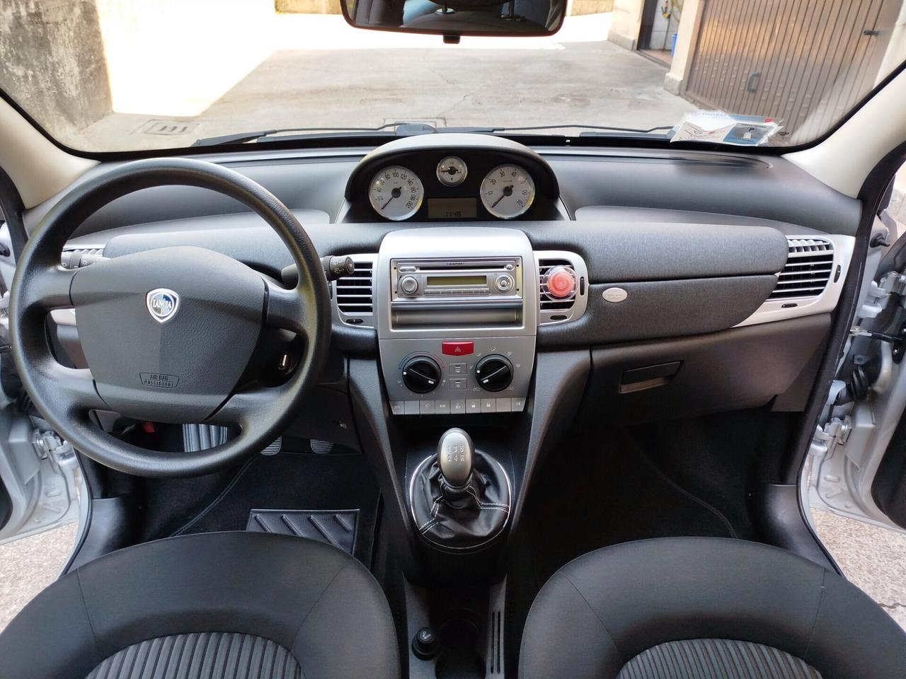 Lancia Ypsilon 1.2 BENZINA 60cv / 35.900km