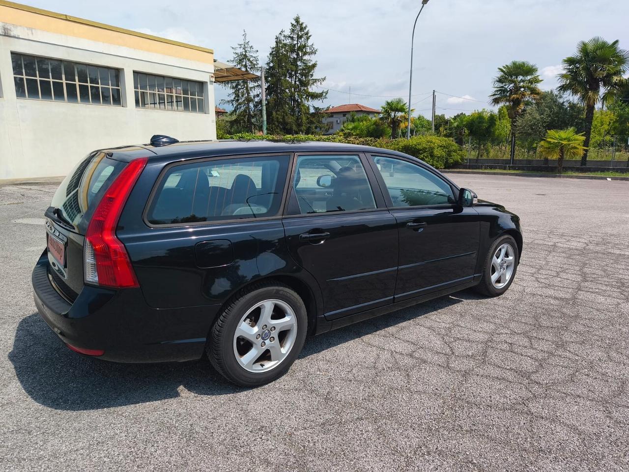 Volvo V50 D2 R-design Accetto Permute