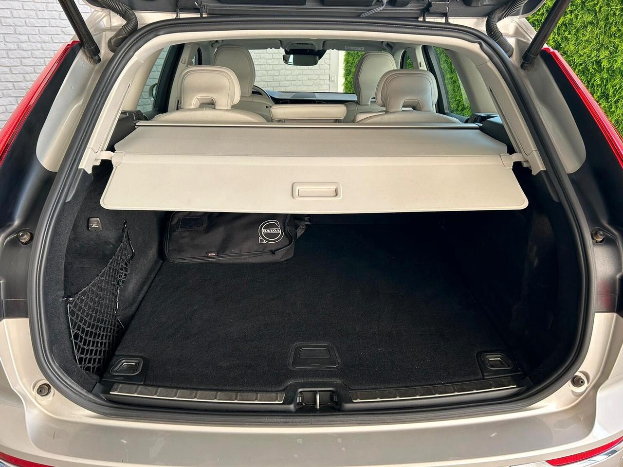 Volvo XC 60 XC60 B4 (d) AWD Geartronic Momentum Pro