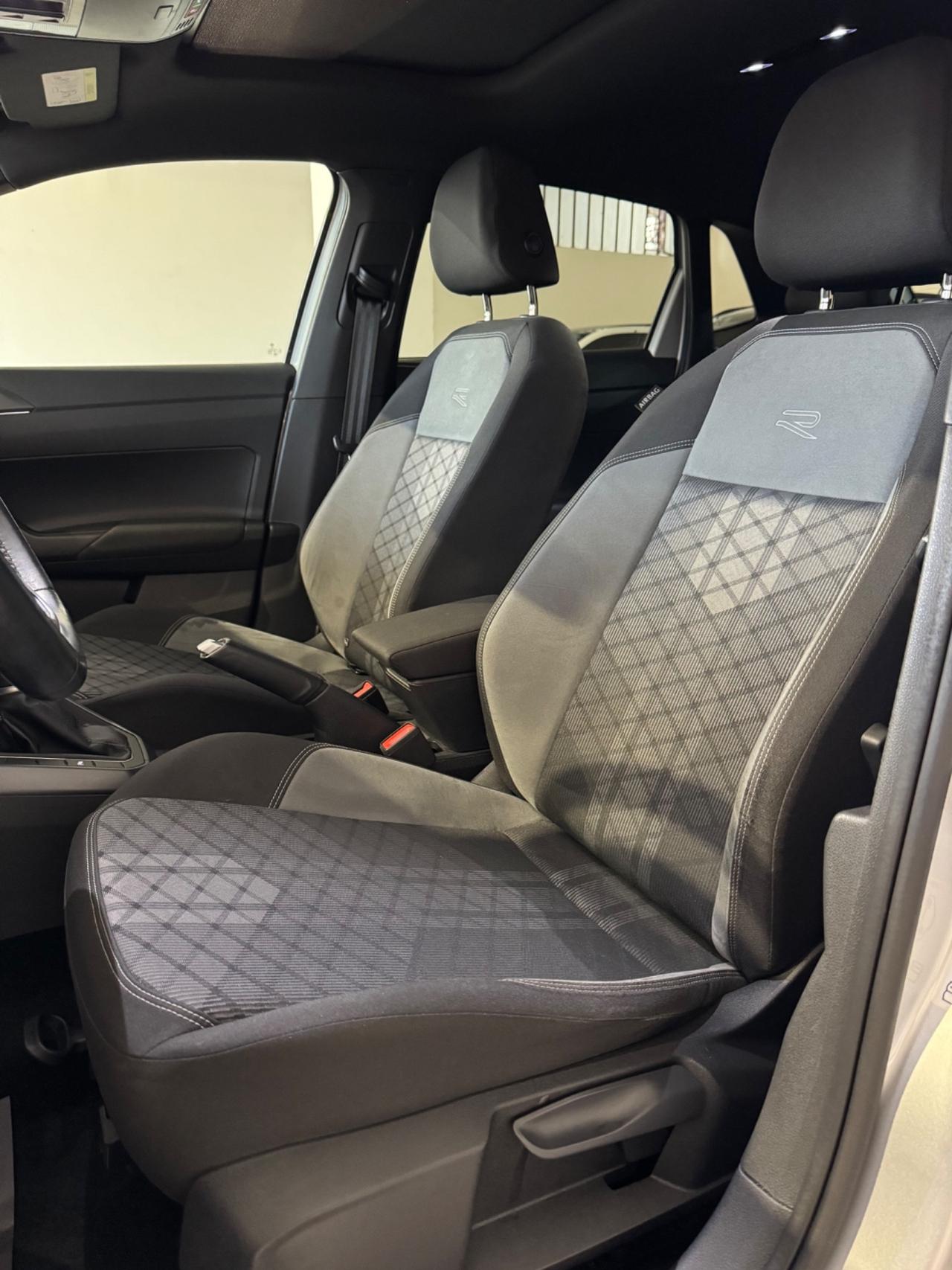 Volkswagen Polo 1.0 TSI DSG R-Line