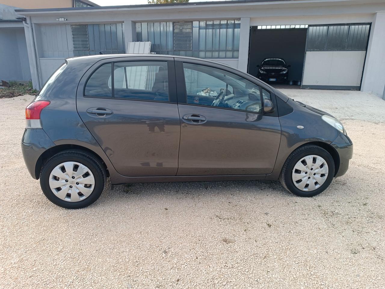 Toyota Yaris 1.0 benzina garanzia