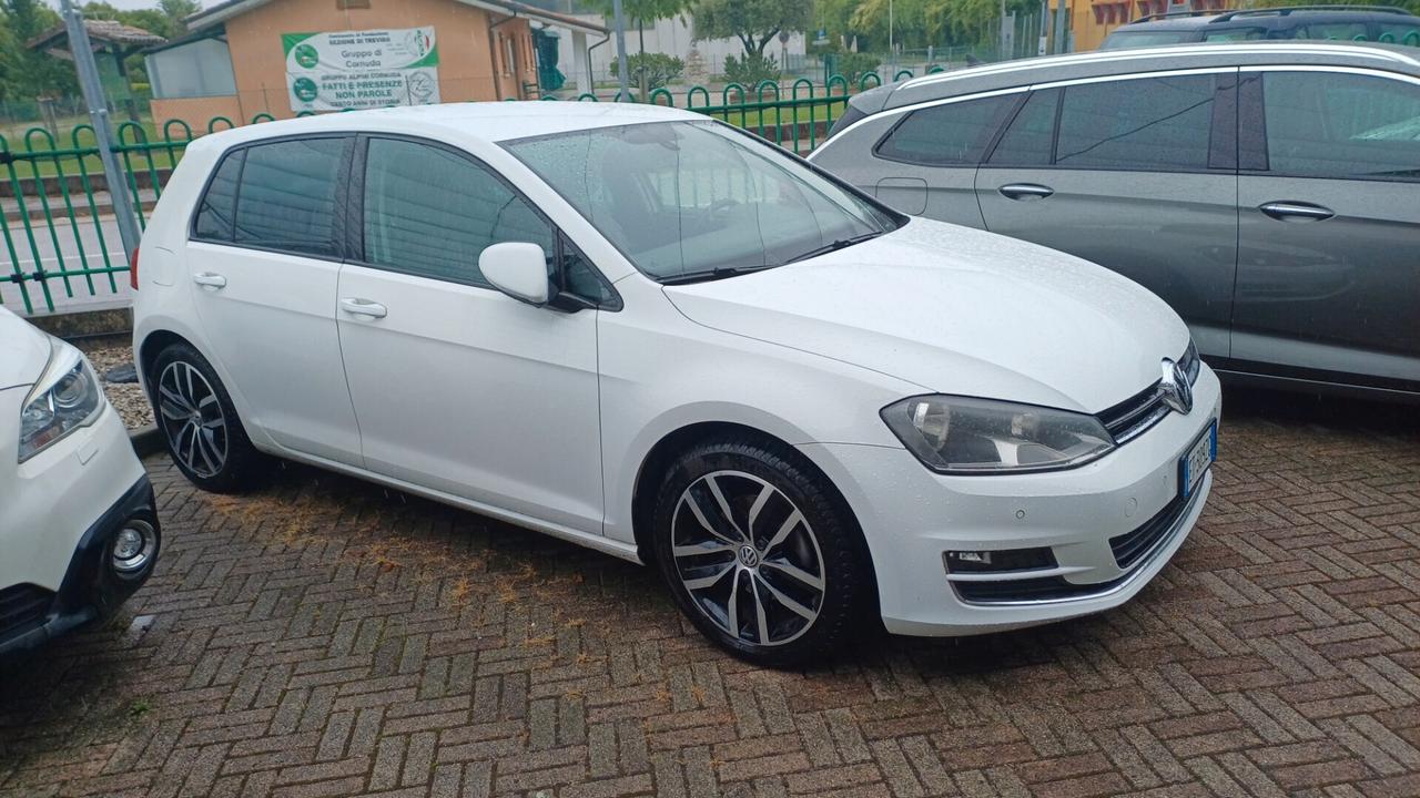 Volkswagen Golf 1.6 TDI DSG 5p. Highline BlueMotion Technology Neopatentati