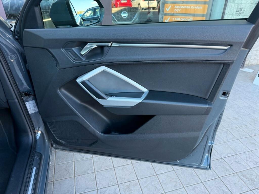 Audi Q3 35 1.5 Tfsi Business Advanced S-Tronic