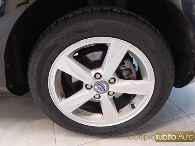 VOLVO V40 D2 1.6 Momentum