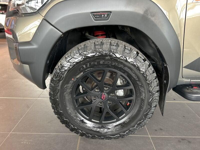Toyota Hilux 2.8 D A/T 4WD 4 porte AT 33 Double Cab Invincible IVA ESPOSTA COMPRESA