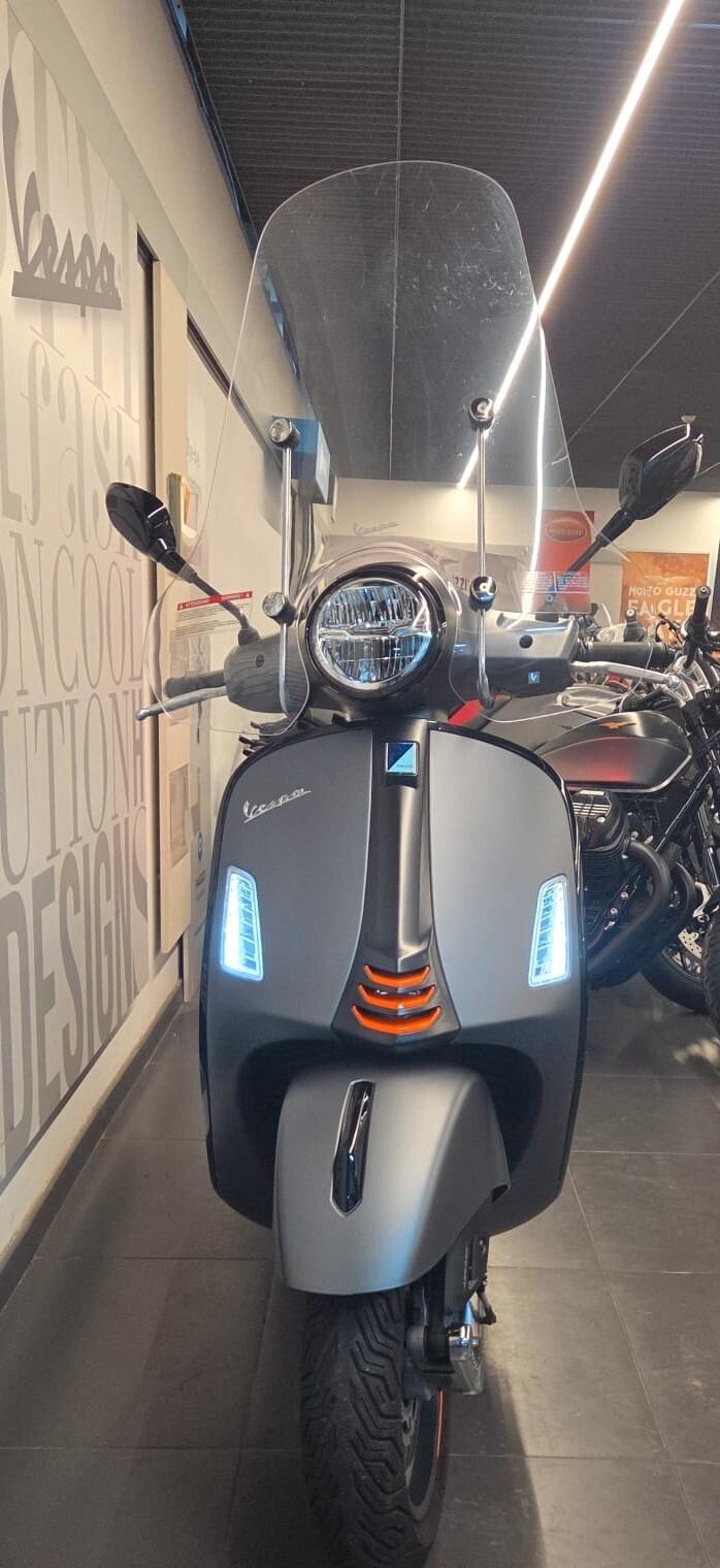 Piaggio Vespa 310 GTS hpe SUPER SPORT E5+