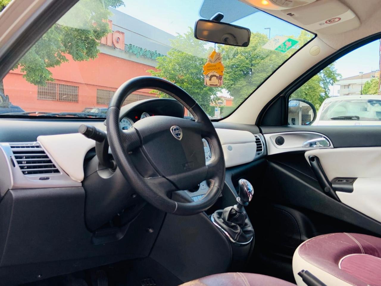 Lancia Ypsilon 1.2 69 CV Platinum