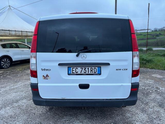 Mercedes-benz Vito 2.2 109 CDI Mixto 9 POSTI