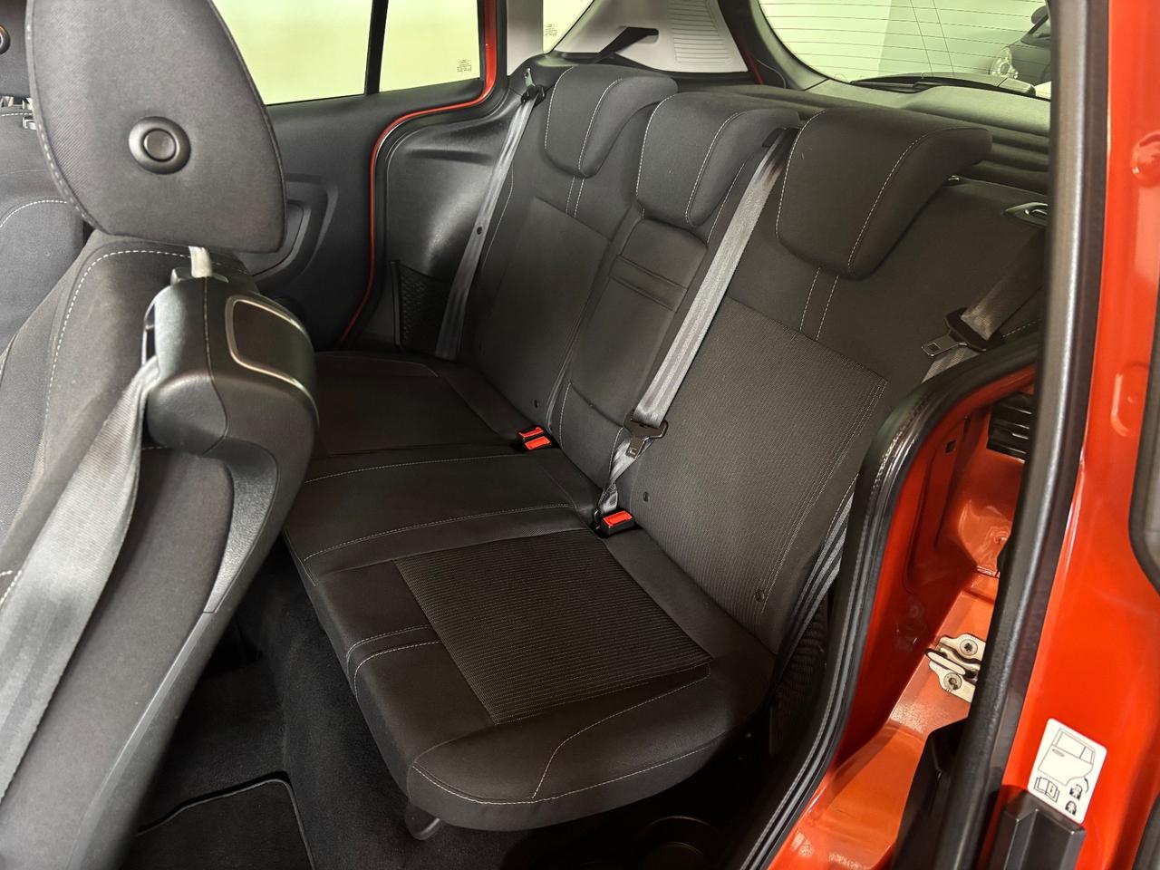 Ford B-Max 1.4 BENZ/GPL 2035 Titanium |OK NEOPATENTATI|